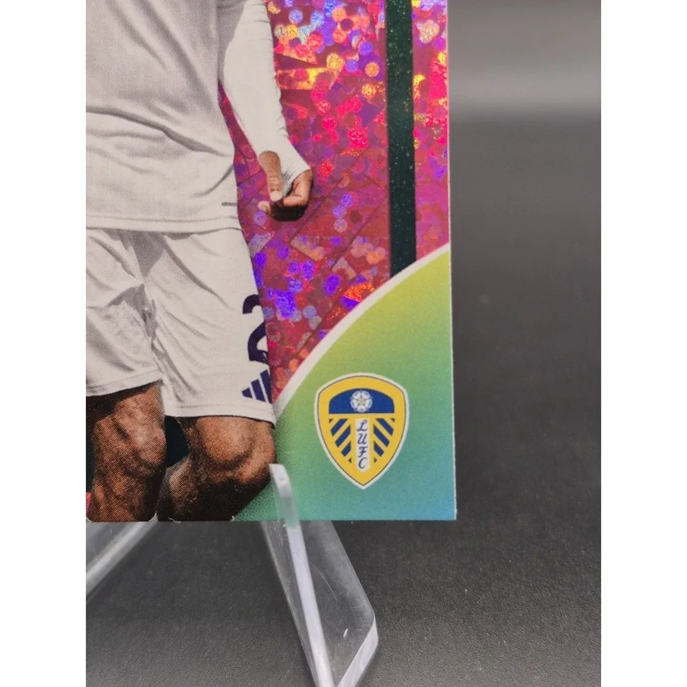 2025 Topps Jayden Bogle 329 Pink Mini-Diamond /399 Leeds United Soccer Card